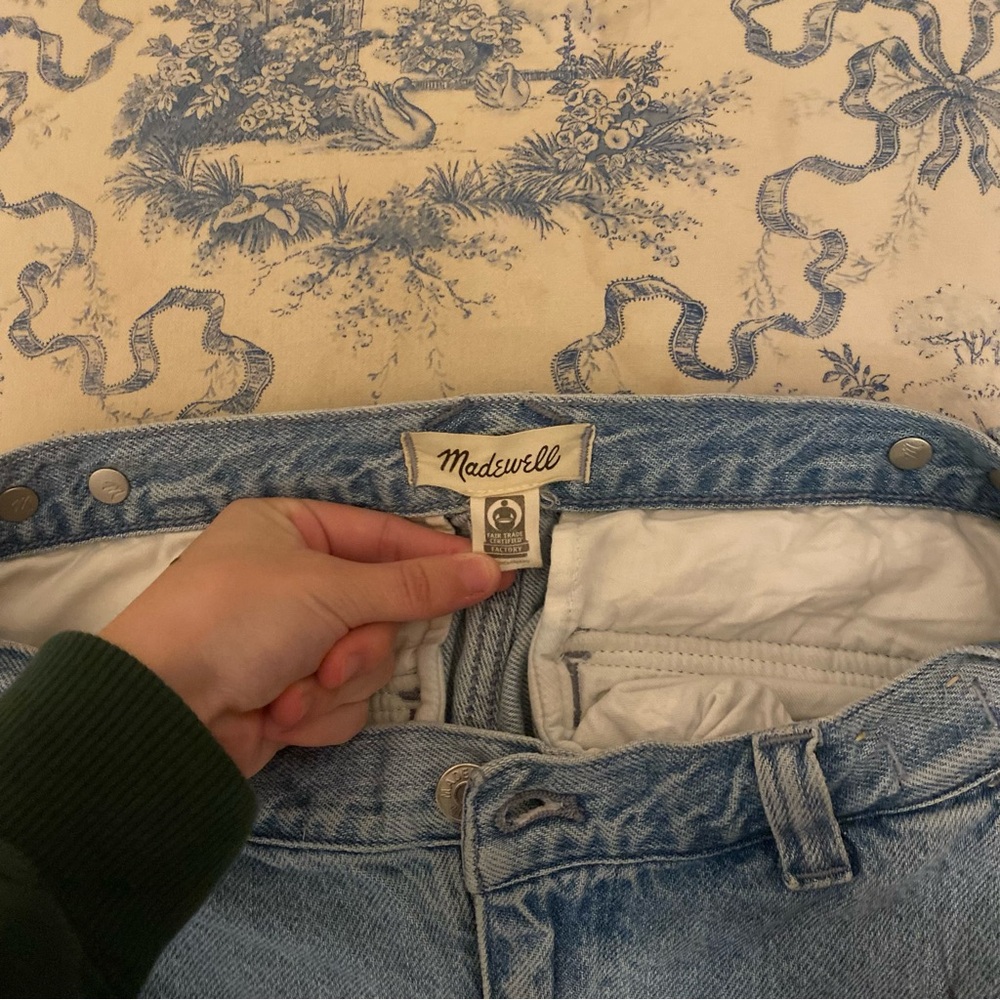 Madewell Low Slung Straight Cargo Jeans | Coleman Wash | Size 28 - Picture 9 of 12
